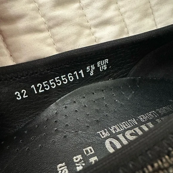 Mephisto Women's Shimmering Black Flats - Picture 8 of 8